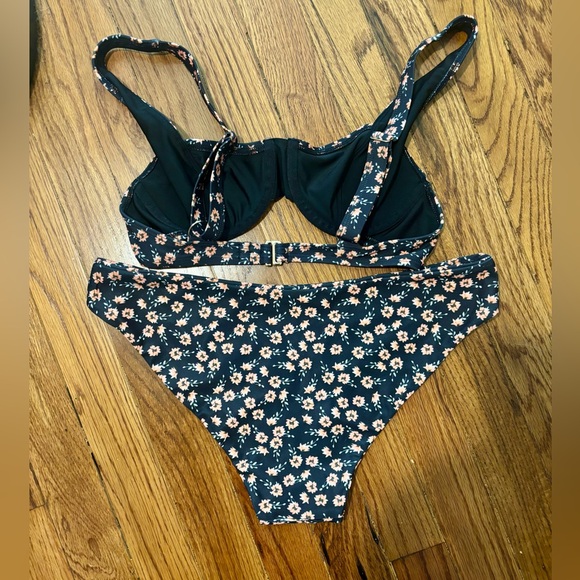 Kulani Kinis Bikini - Black floral - Picture 2 of 2
